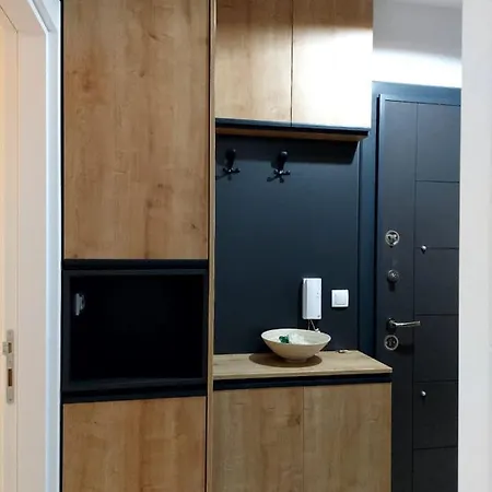 Lotus Apartment *